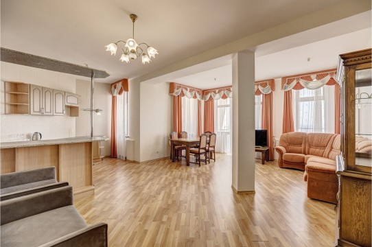 Джуниор Сюит трехкомнатный 2-х местный