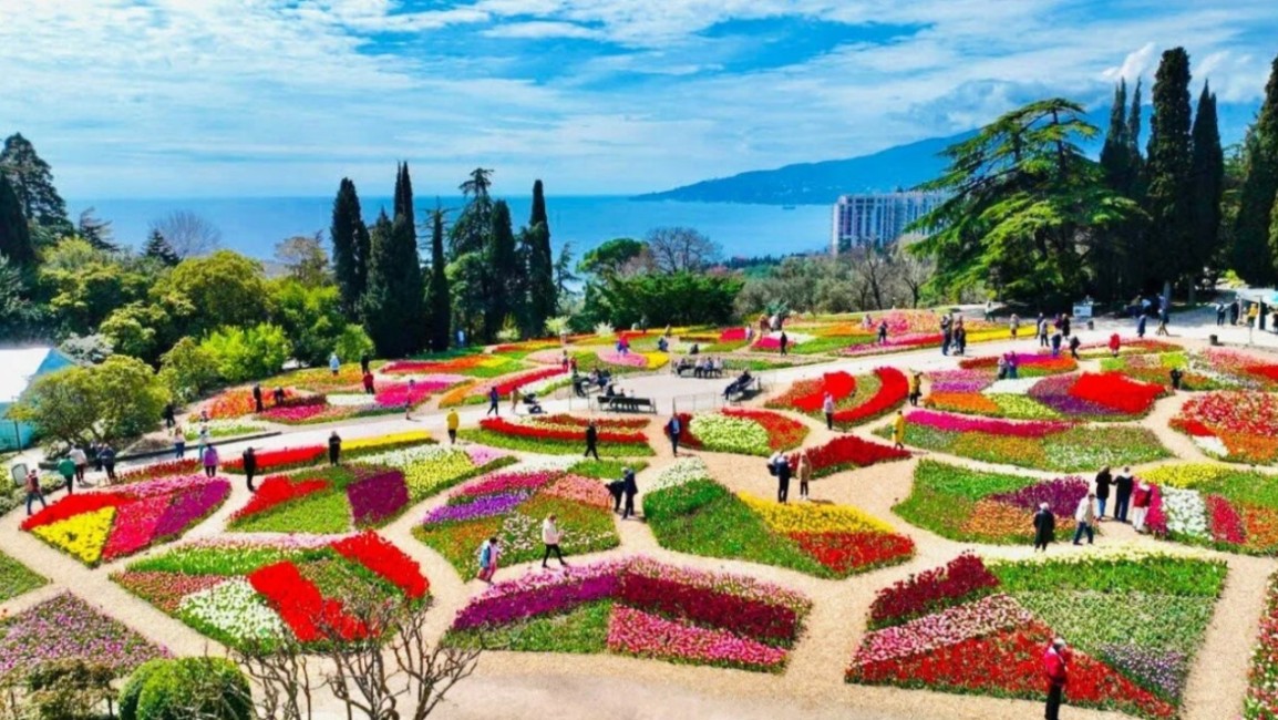 Парад тюльпанов в Никитском ботаническом саду