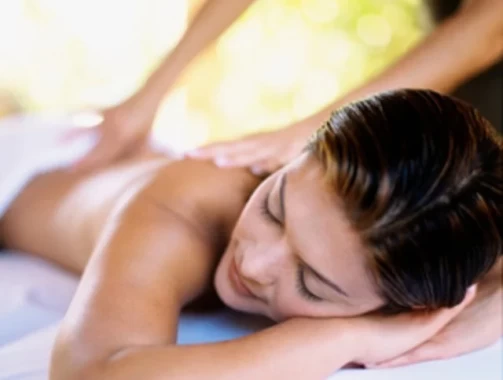 Уважаемые гости! У нас в санатории к Вашим услугам ручной массаж для взрослых и детей с 4-х лет с элементами точечного и сегментарно-рефлекторного воздействия на разные зоны тела (более 20).