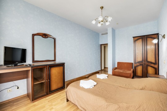 Джуниор Сюит трехкомнатный 2-х местный