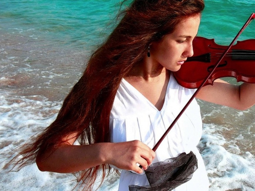 Приглашаем на вечер инструментальной музыки «Краски осени в родном Крыму» посвященный Дню народного единства.