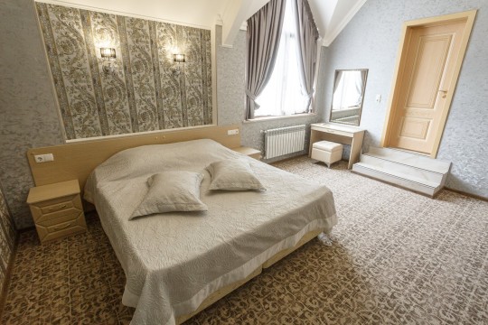 Сюит четырехкомнатный 2-х местный