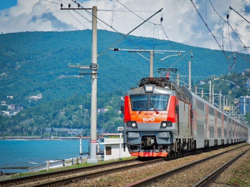 С начала октября «Гранд Сервис Экспресс» назначает дополнительный поезд №573/574 сообщением Симферополь – Адлер, сообщает пресс-служба компании-перевозчика.