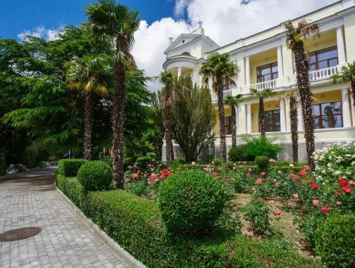 Парк и территория